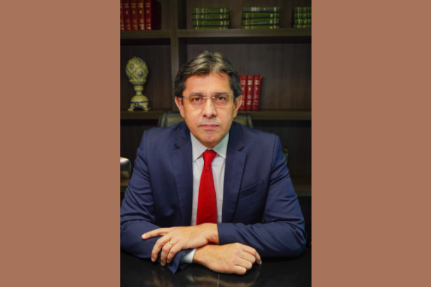 Fidelidade partidária e cláusula de desempenho são explicadas por Márcio Coutinho.