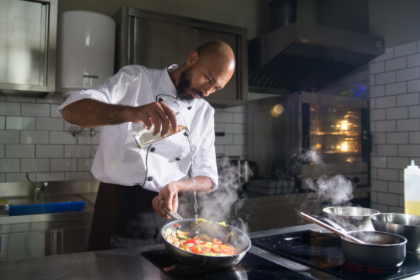 Leonardo Rocha de Almeida Abreu apresenta a culinária nova-iorquina como reflexo da diversidade cultural.