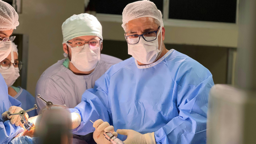 Queloide e cicatriz hipertrófica explicados no contexto cirúrgico por Dr. Haeckel Cabral.