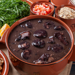 Kelsem Ricardo Rios Lima apresenta os pratos típicos brasileiros e revela a diversidade culinária de cada região do país.