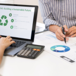 Unir programação e sustentabilidade fortalece a consciência ambiental no ambiente escolar. Gustavo Adolfo Morceli Rodrigues explica como tecnologia pode gerar impacto positivo.